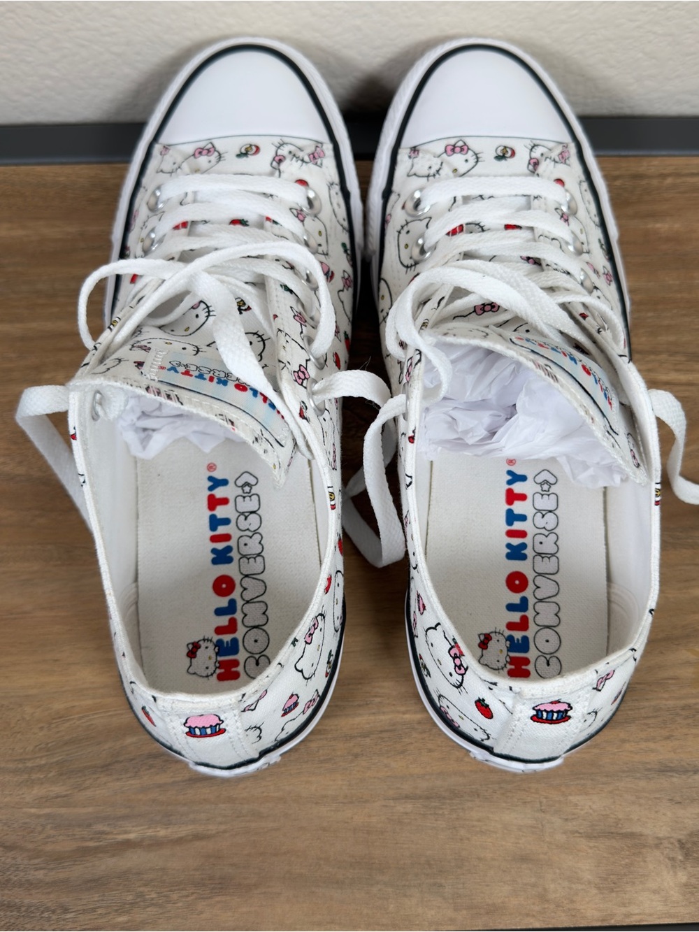 Converse Chuck Taylor Hello Kitty Low Top White Shoes 163916F Women's 8 Men's 6 - Picture 15 of 16